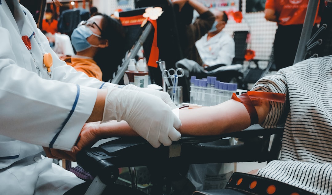 découvrez tout ce qu'il faut savoir sur l'assurance santé : types de couvertures, avantages, conseils pour choisir la meilleure option pour vous et votre famille, et comment naviguer dans le monde des soins médicaux avec sérénité.