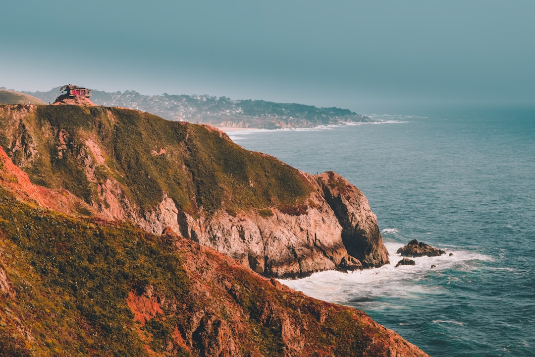 découvrez pacifica, votre destination idéale pour un évasion sereine au cœur de la nature. profitez d'activités variées, de paysages à couper le souffle et d'un cadre paisible qui revitalise le corps et l'esprit. plat et culture se rencontrent dans ce lieu unique, parfait pour les amateurs d'aventure et de détente.