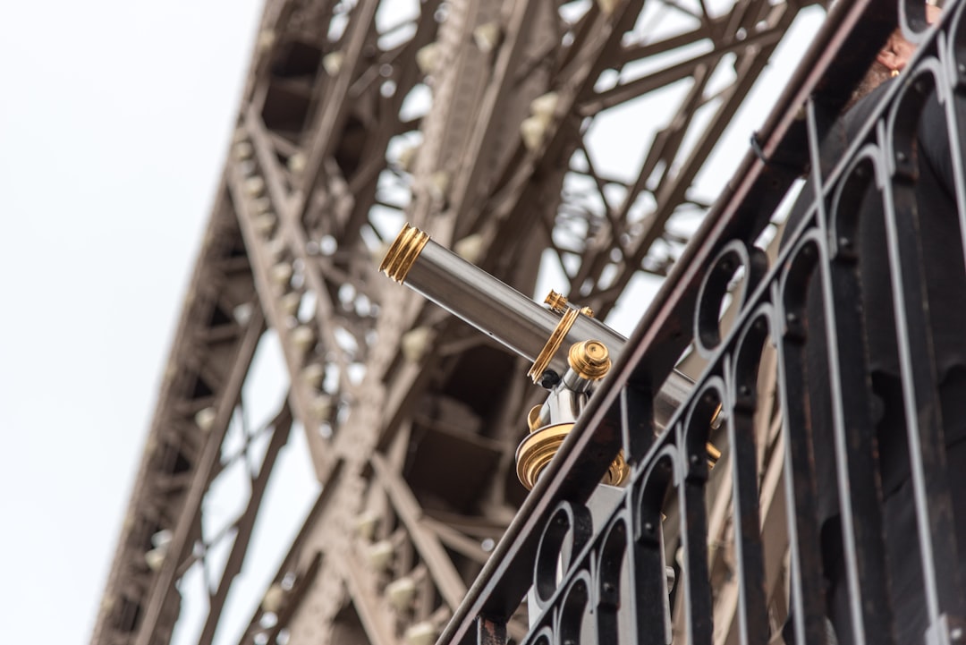 découvrez le concept de foresight, une approche essentielle pour anticiper les tendances futures et orienter la prise de décision stratégique. apprenez comment le foresight peut transformer votre vision et vous préparer aux défis de demain.
