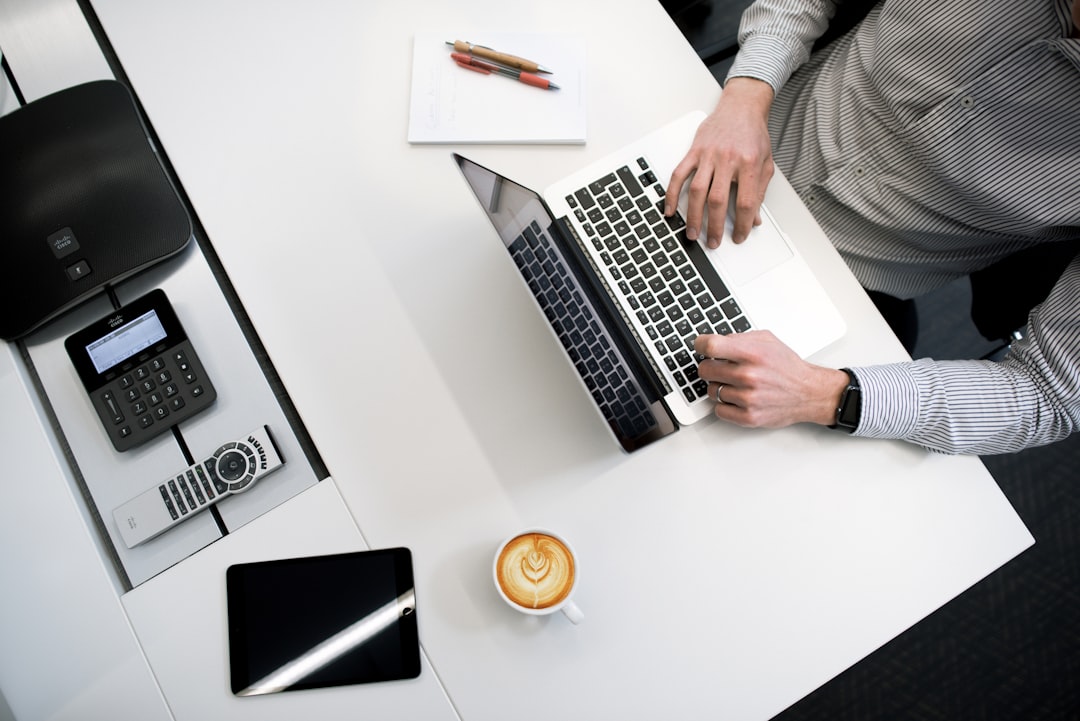 découvrez les stratégies essentielles pour assurer la pérennité de votre entreprise à travers une succession réussie. apprenez à planifier efficacement la transition pour préserver la valeur et l'héritage de votre business.