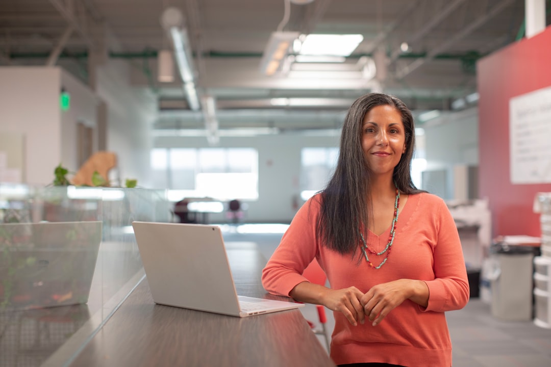 découvrez comment le maintien des salaires peut optimiser la gestion des ressources humaines dans votre entreprise. apprenez les meilleures pratiques et stratégies pour assurer une rémunération équitable et motivante, tout en respectant la législation en vigueur.
