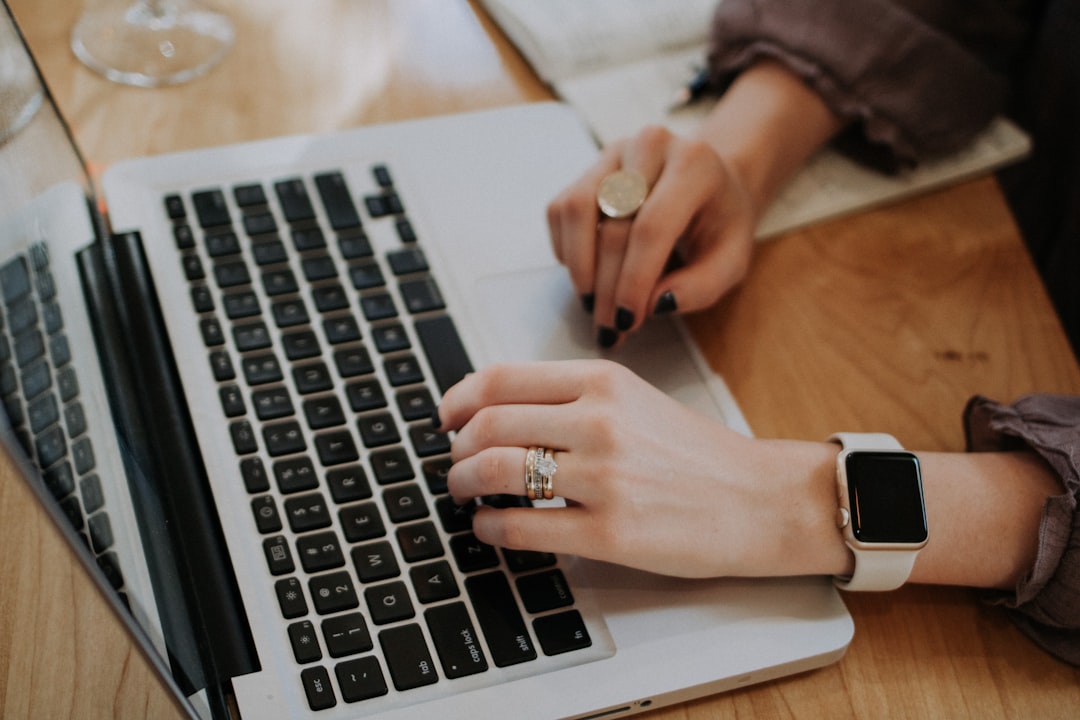 découvrez notre guide complet sur la couverture des accidents du travail, incluant les droits des employés, les procédures à suivre en cas d'accident et les solutions d'assurance disponibles pour garantir votre protection professionnelle.