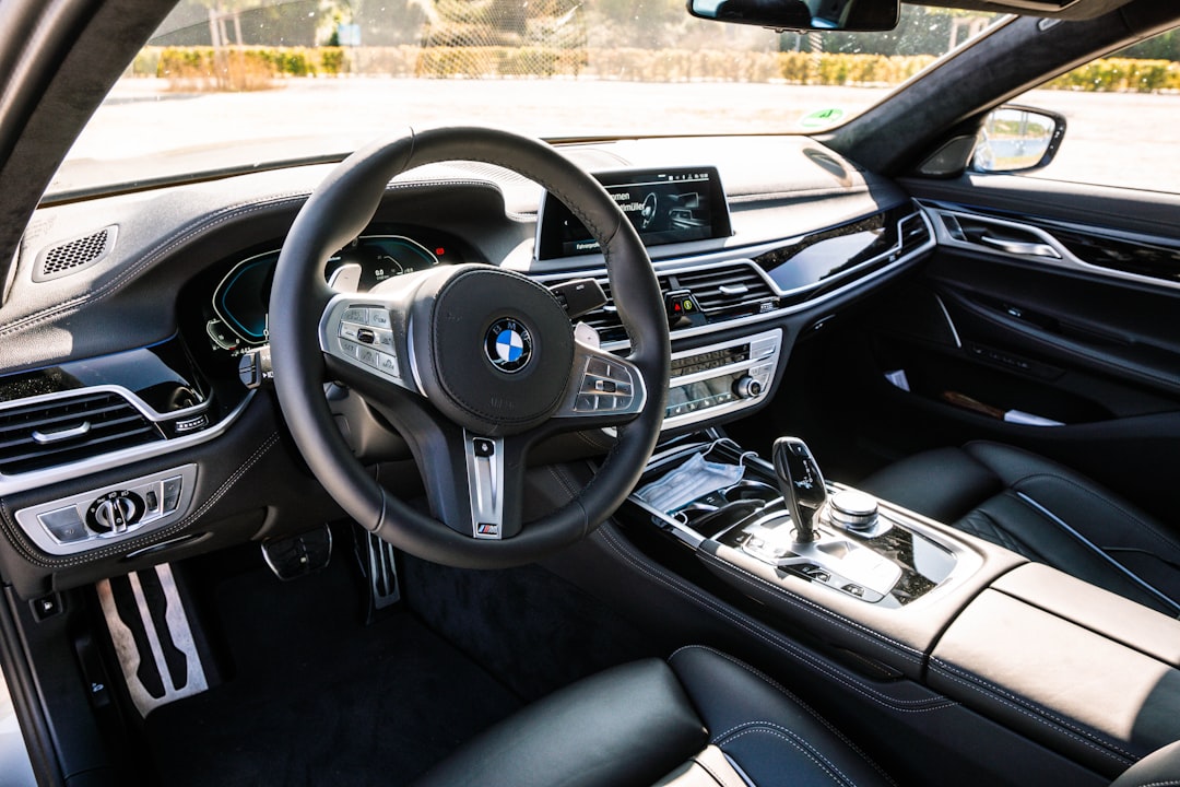 découvrez le detailing automobile, une technique de nettoyage et de restauration poussée de votre véhicule. offrez à votre voiture un éclat like new grâce à des produits de qualité et un savoir-faire expert. transformez l'apparence de votre véhicule et protégez sa valeur avec nos services de detailing.
