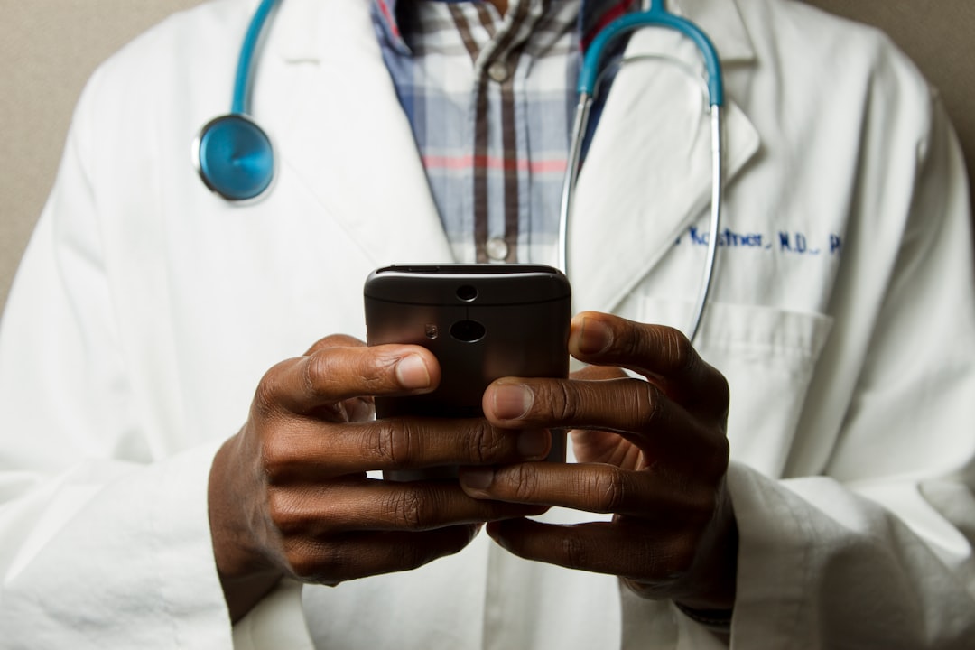 découvrez nos solutions d'assurance santé adaptées à vos besoins. protégez votre santé et celle de votre famille avec des garanties sur mesure et un accompagnement personnalisé. obtenez des devis gratuits et comparez les meilleures offres d'assurance santé.