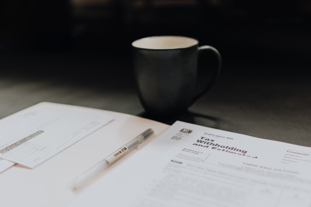 découvrez tout sur le travail en tant qu'auto-entrepreneur : avantages, démarches administratives, conseils pour réussir et astuces pour gérer votre activité de manière autonome.